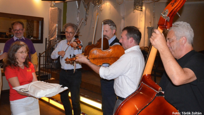 Pendely együttes köszöntése Pendely együttes köszöntése