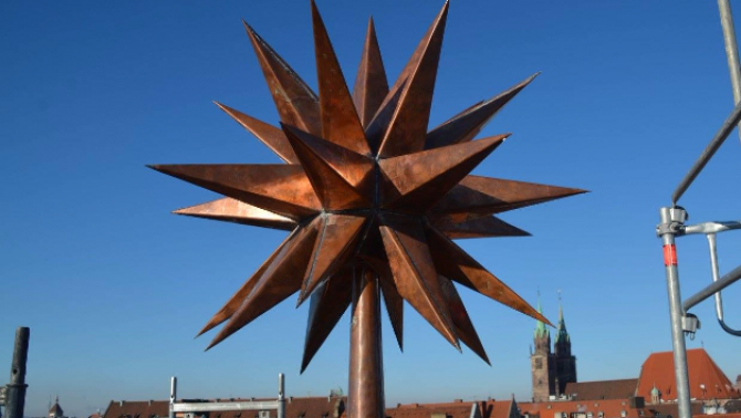 Csillag avatás a Szent Márta templomon Nürnbergben. Csillag