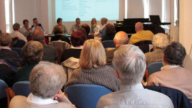 Kerekasztal beszélgetés - Fotó: Szabó Janka Kerekasztal beszélgetés - Fotó: Szabó Janka