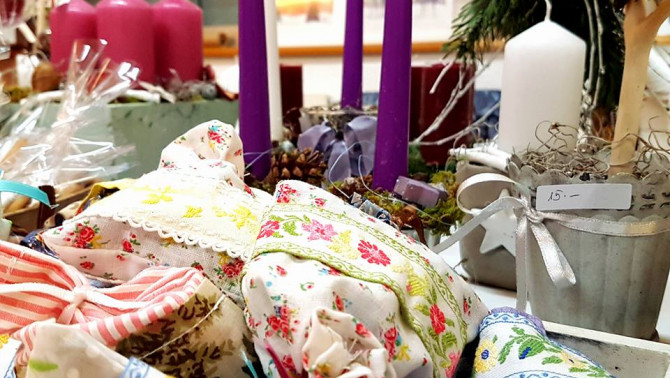 Karácsonyi asztaldíszek