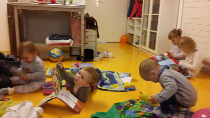 Pöttömök a könyvtárban