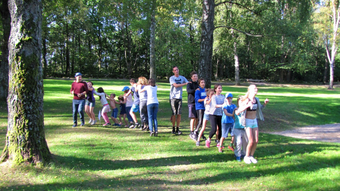 Játékos sorversenyeken vettünk részt. Játékos sorversenyeken vettünk részt.